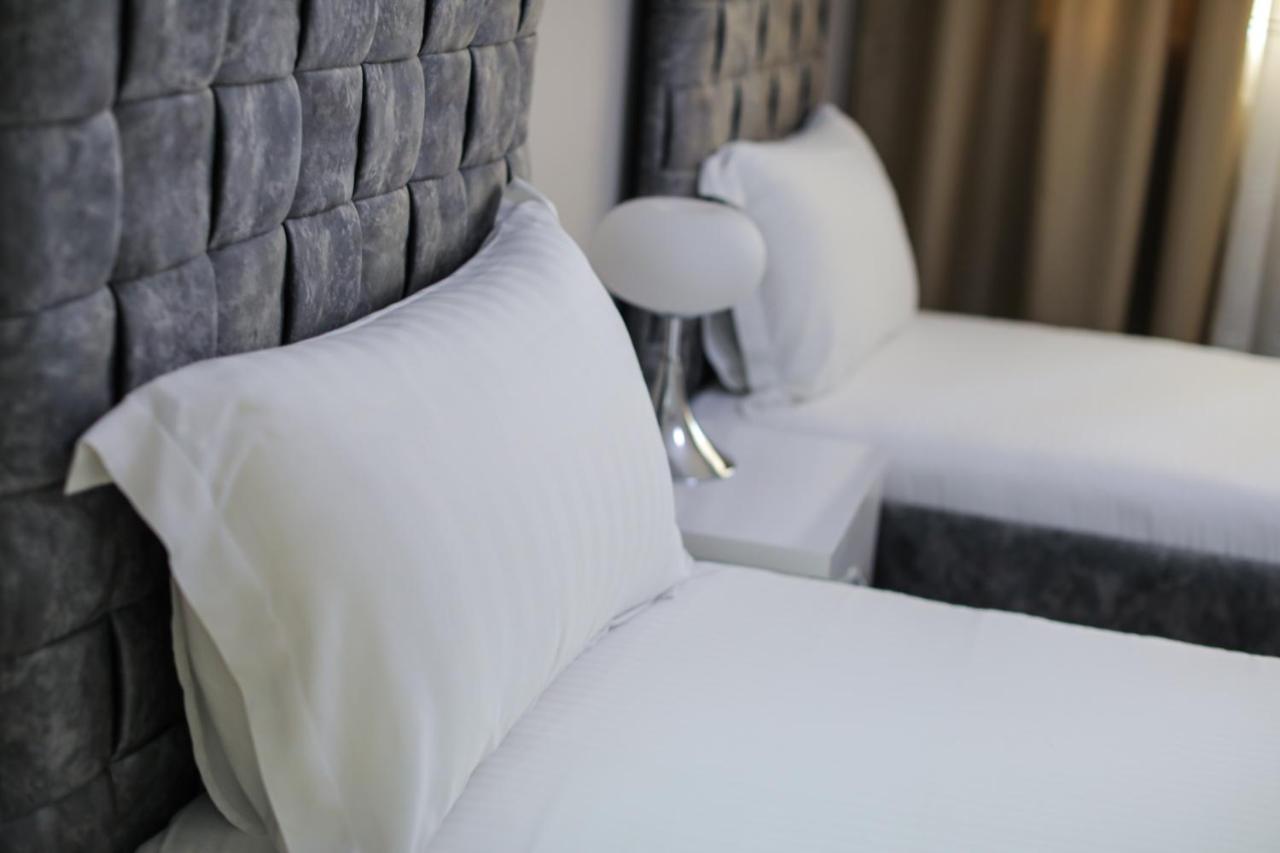 Miku Apartment -Outstanding Apartment At Taiwan Тирана Экстерьер фото